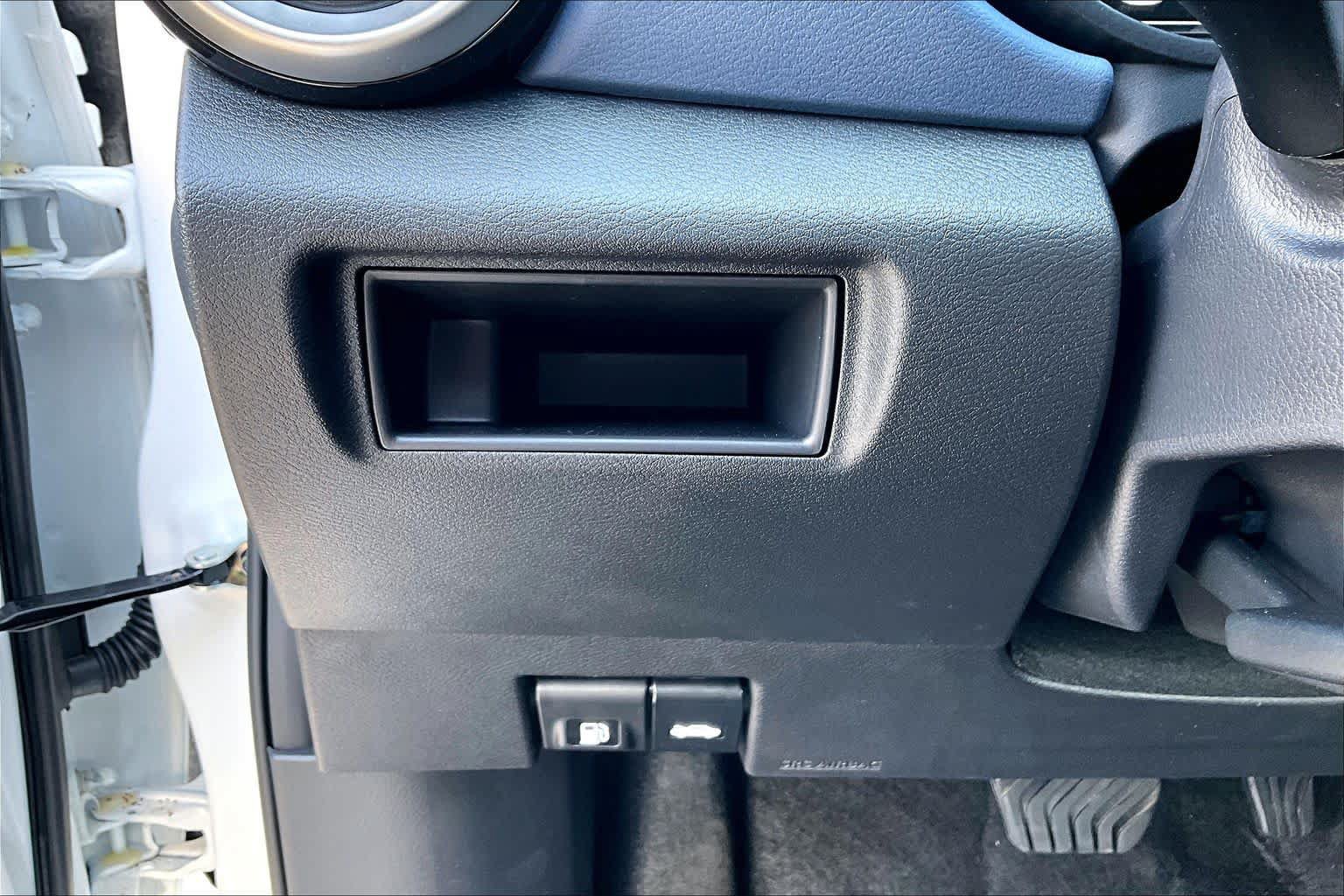 New 2025 Nissan Versa SV w/ Trunk Package FWD image 15