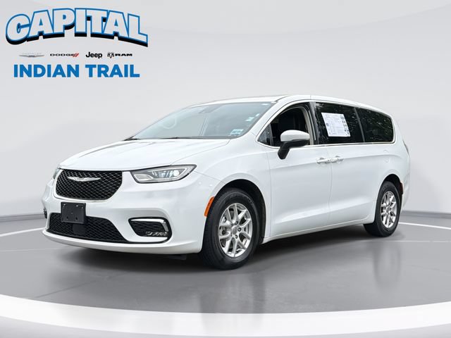 Used 2023 Chrysler Pacifica Touring-L FWD video 1