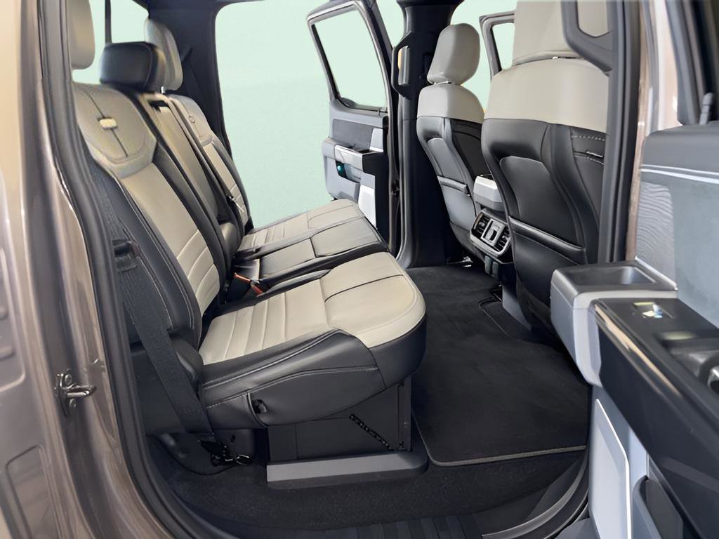Used 2023 Ford F150 Lightning Platinum image 8