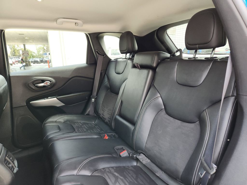 Certified 2022 Jeep Cherokee Latitude AWD/4WD image 17