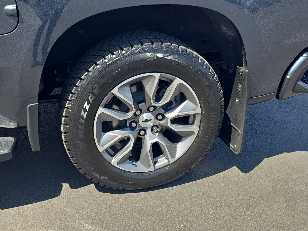 Used 2020 Chevrolet Silverado 1500 RST AWD/4WD image 9