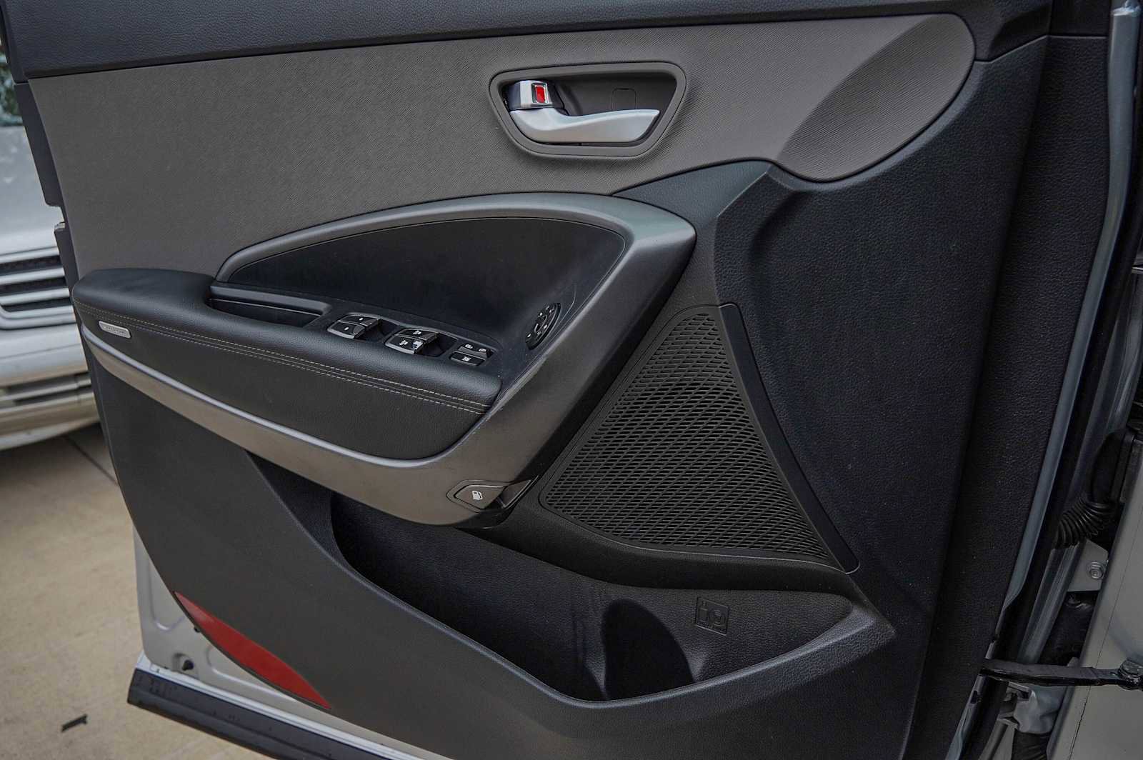 Used 2017 Hyundai Santa Fe Sport w/ Cargo Package image 23