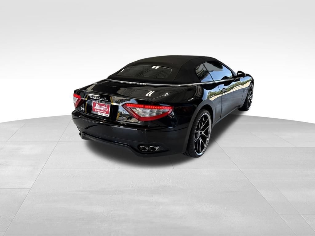 Used 2010 Maserati GranTurismo Convertible RWD image 5