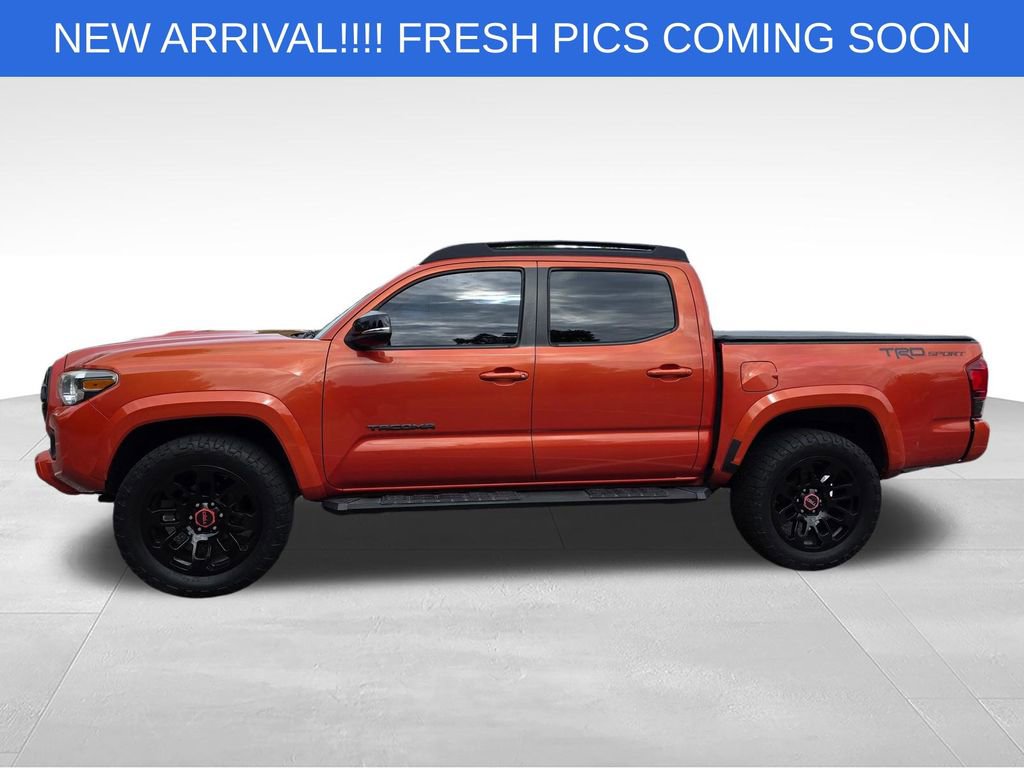 Used 2016 Toyota Tacoma TRD Sport w/ Premium & Technology Package RWD image 3