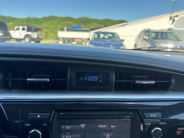 Used 2014 Toyota Corolla LE FWD image 15