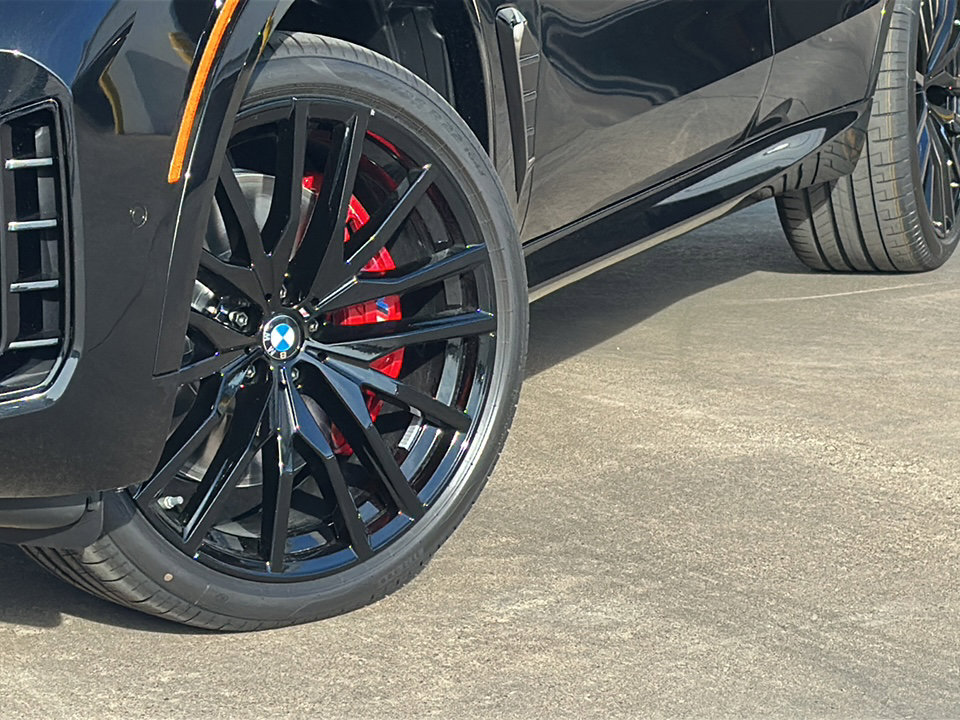 New 2026 BMW X5 M60i w/ Executive Package image 3