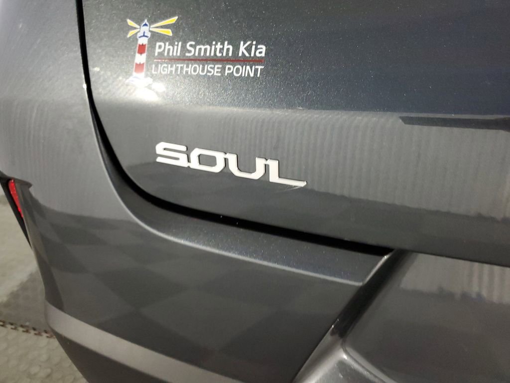 Certified 2025 Kia Soul LX FWD image 7