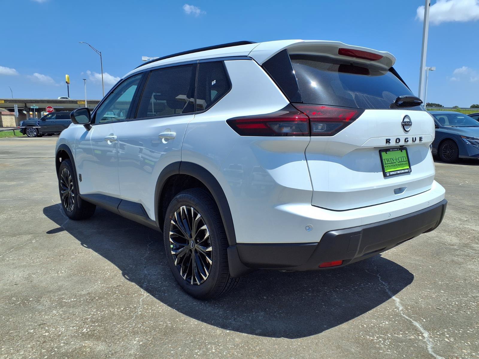New 2026 Nissan Rogue Dark Armor FWD image 7