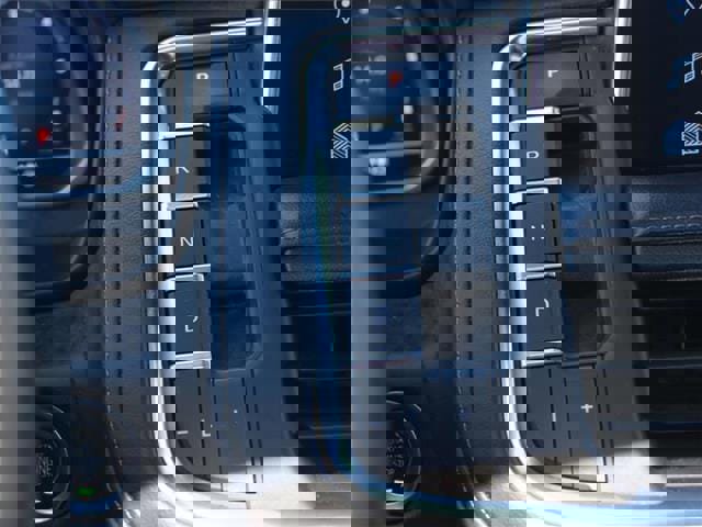 Used 2023 Chevrolet Suburban Z71 image 18