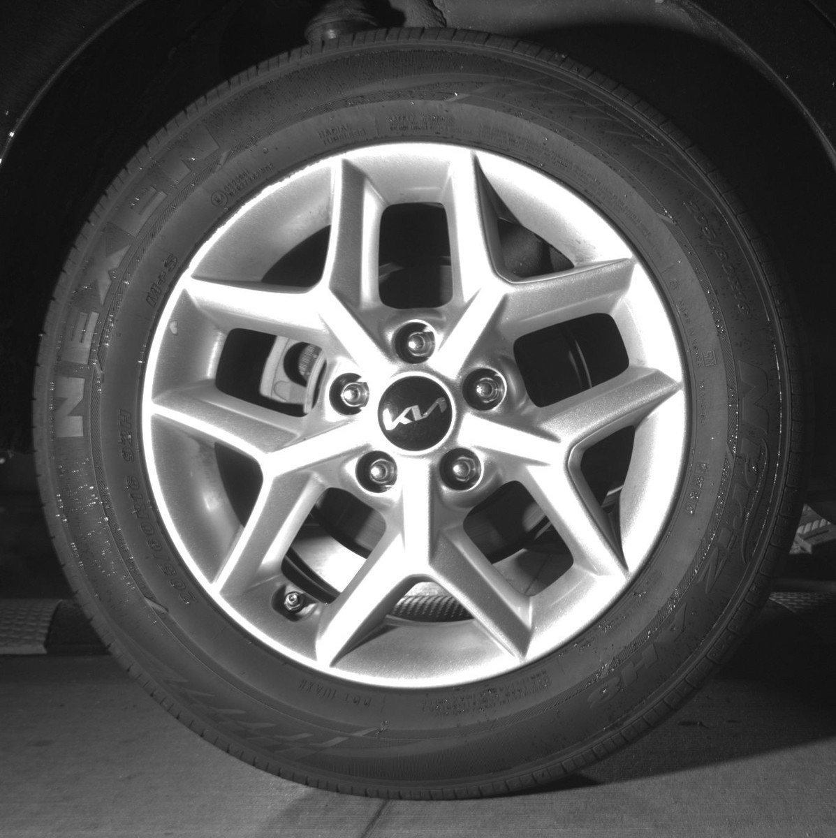 Used 2025 Kia Soul LX w/ LX Technology Package FWD image 15