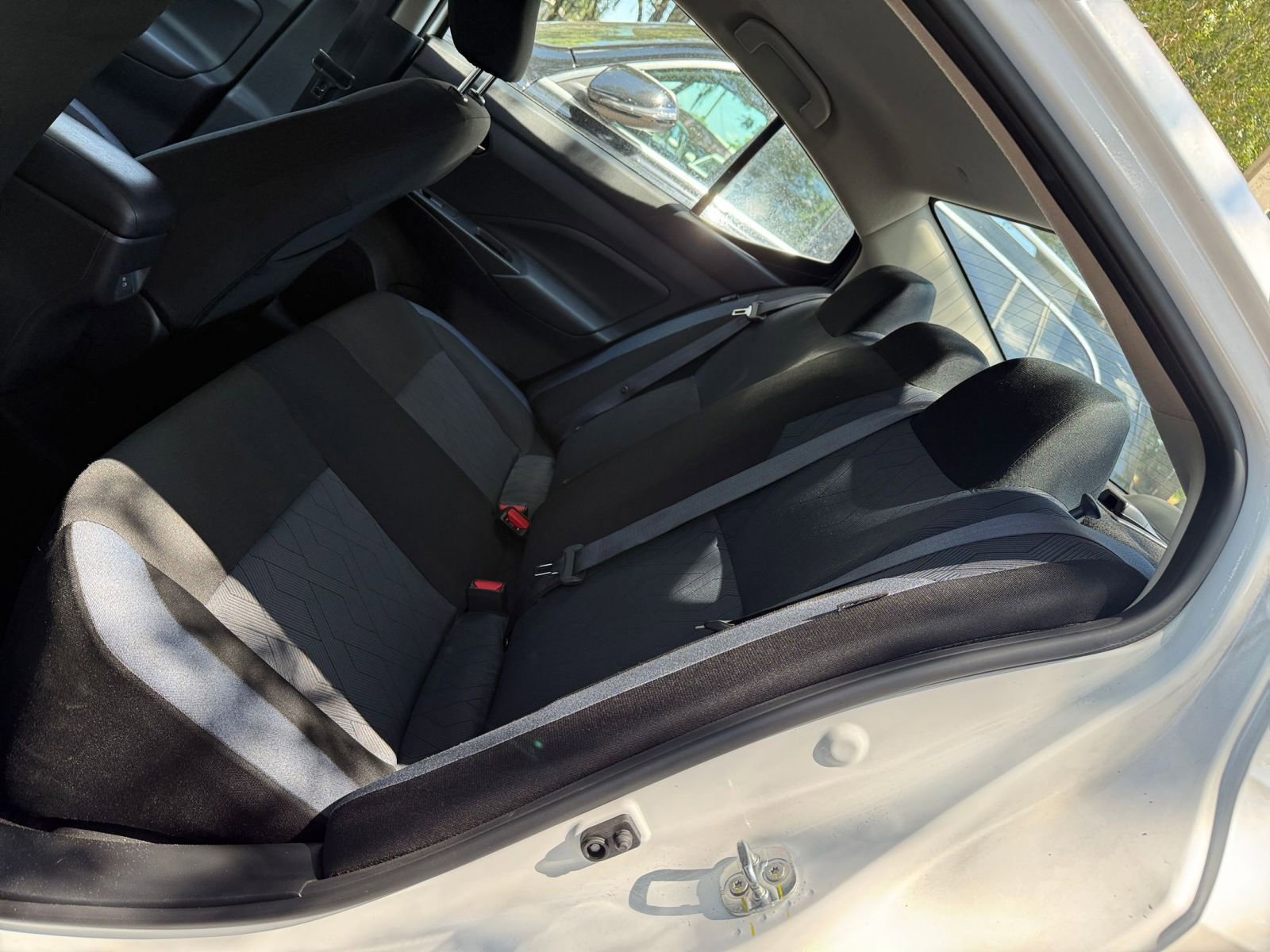 Used 2025 Nissan Versa SV FWD image 34