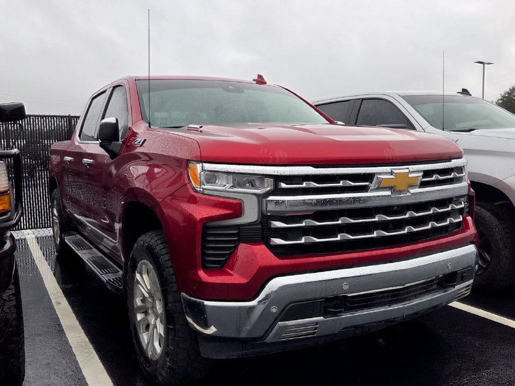 Used 2023 Chevrolet Silverado 1500 LTZ AWD/4WD image 3
