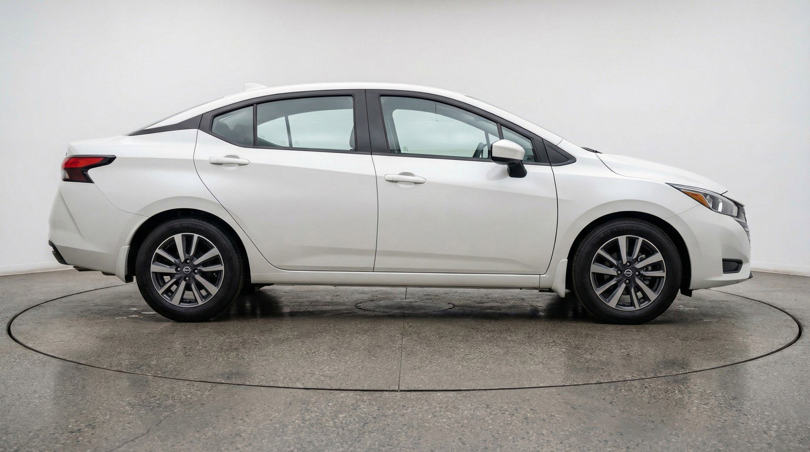 Used 2025 Nissan Versa SV image 11