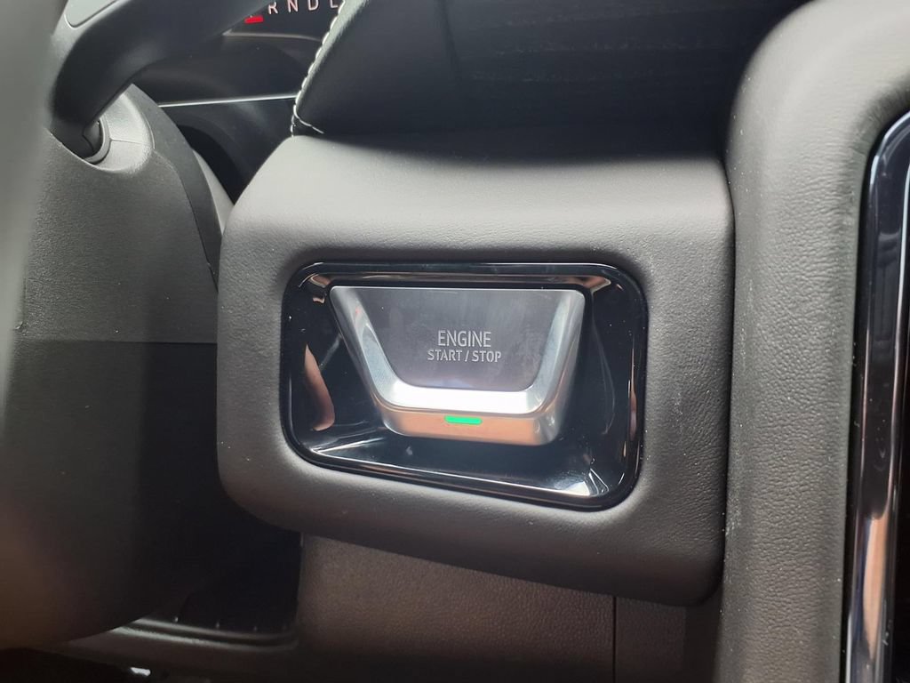 New 2026 GMC Yukon XL AT4 Ultimate w/ LPO, Illumination Package AWD/4WD image 13