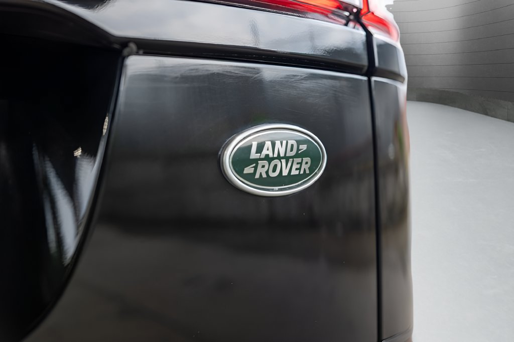 Used 2023 Land Rover Range Rover Velar R-Dynamic S AWD/4WD image 19