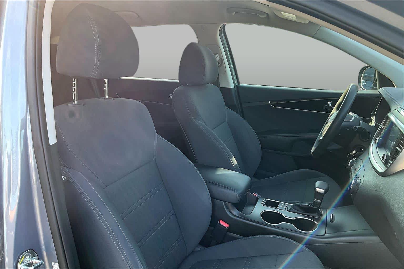 Used 2019 Kia Sorento L FWD image 8