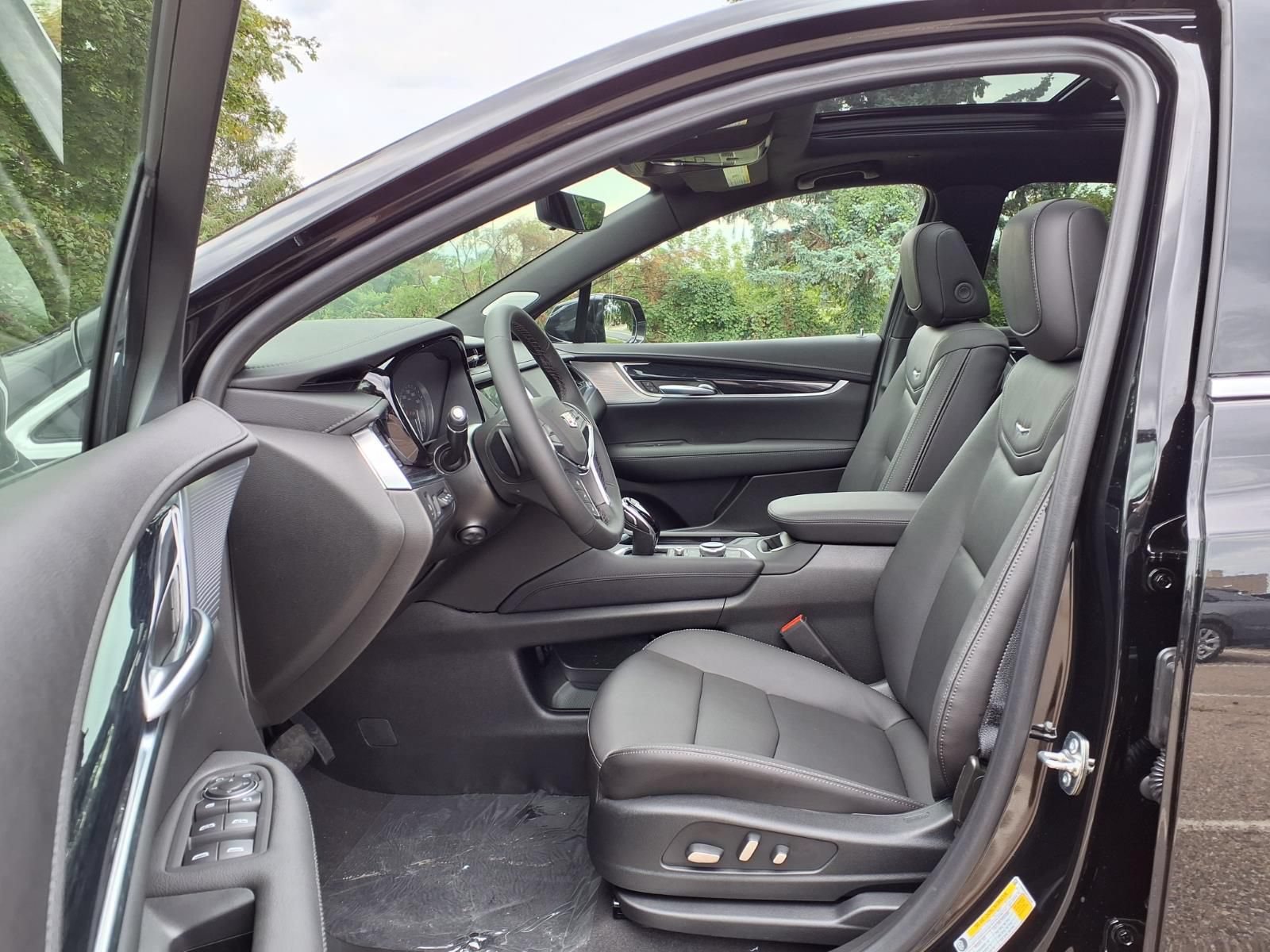 New 2026 Cadillac XT5 Premium Luxury w/ Driver Assist Package AWD/4WD image 15