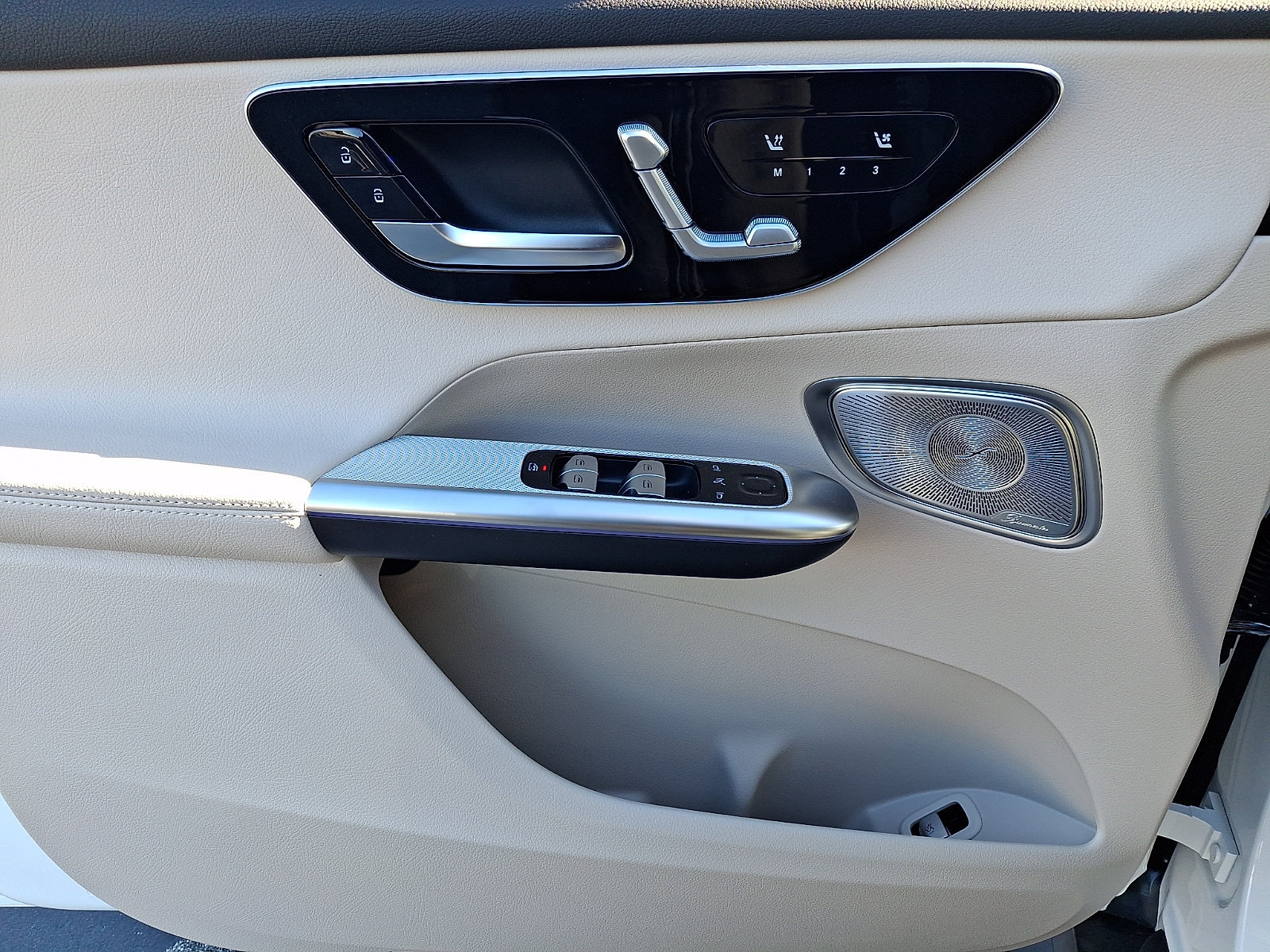 New 2027 Mercedes-Benz GLC 300 4MATIC image 8