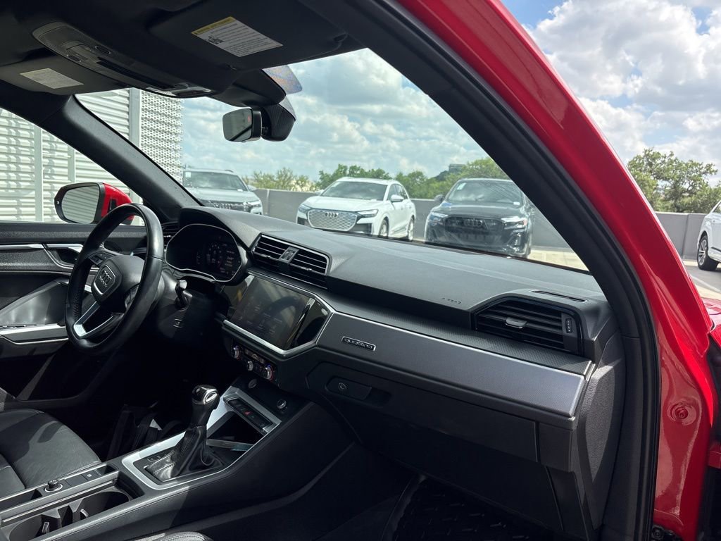 Used 2020 Audi Q3 2.0T Premium Plus w/ Premium Plus Package AWD/4WD image 15