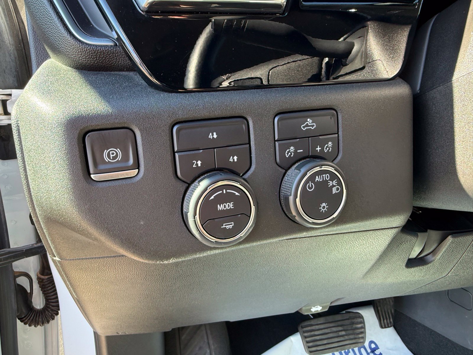 Certified 2024 Chevrolet Silverado 2500 LT AWD/4WD image 16