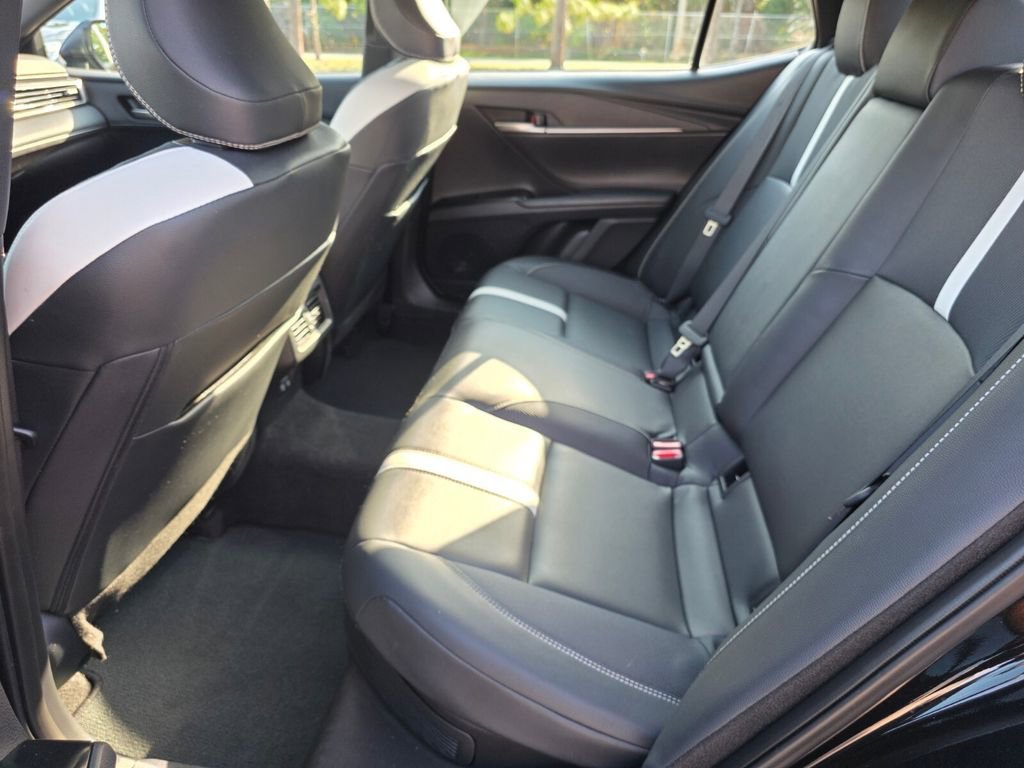 Used 2025 Toyota Camry SE w/ Convenience Package FWD image 21