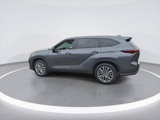 Certified 2024 Toyota Highlander Platinum AWD/4WD image 7