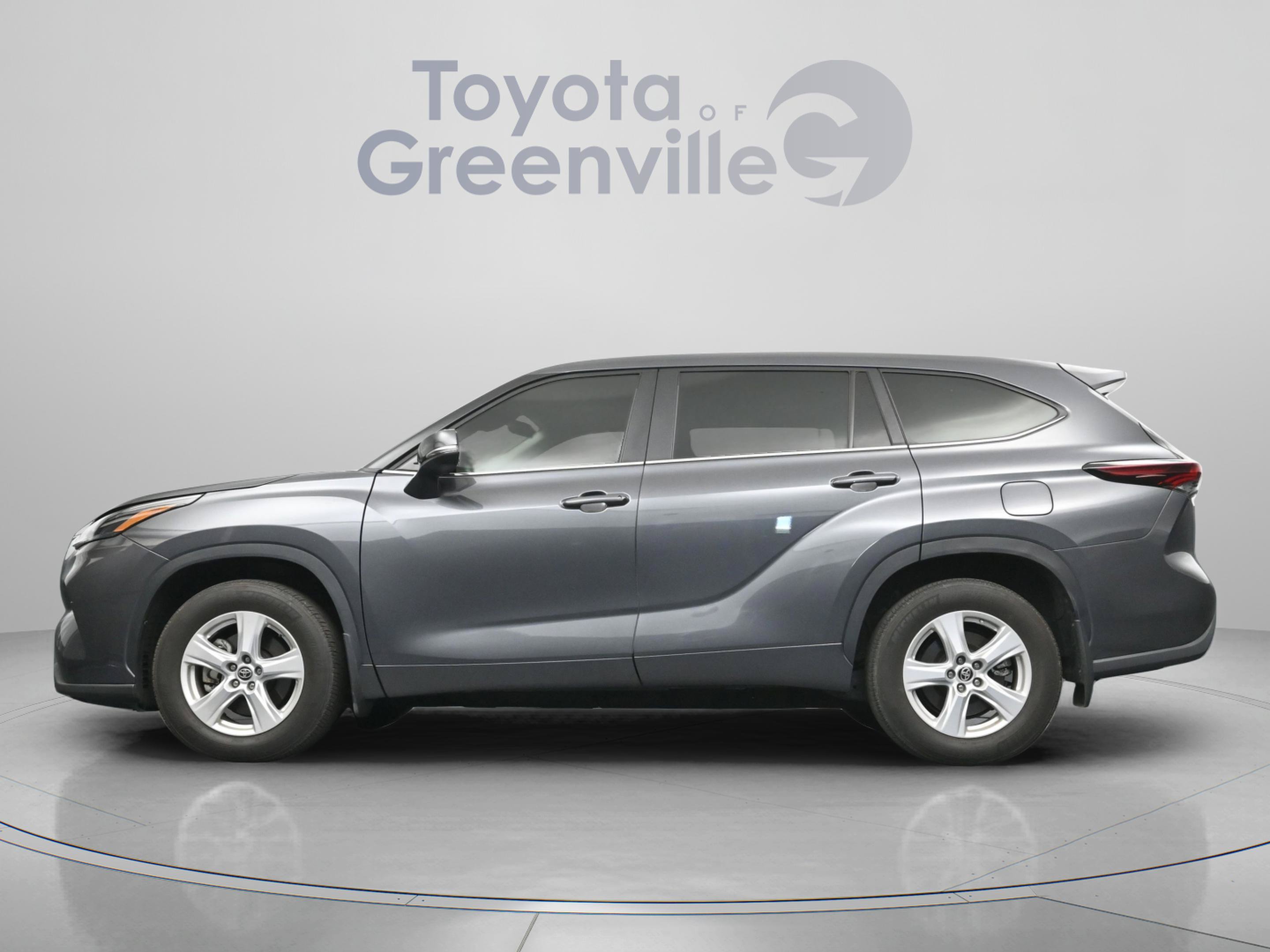 Certified 2024 Toyota Highlander LE AWD/4WD image 5