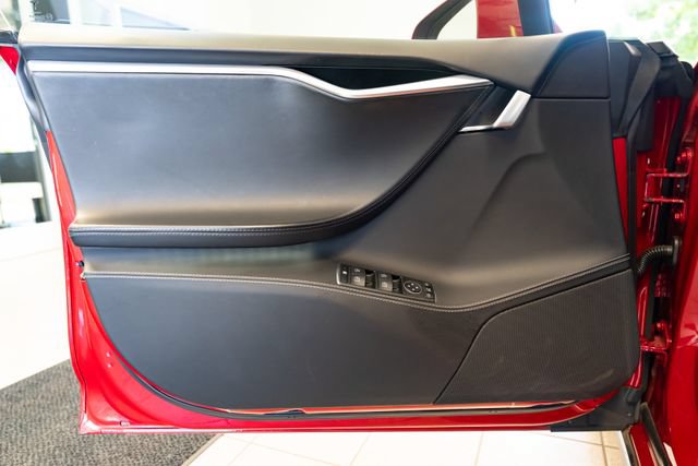 Used 2015 Tesla Model S 70D AWD/4WD image 22