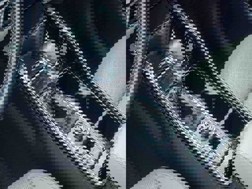 Used 2023 Kia Sorento SX image 18