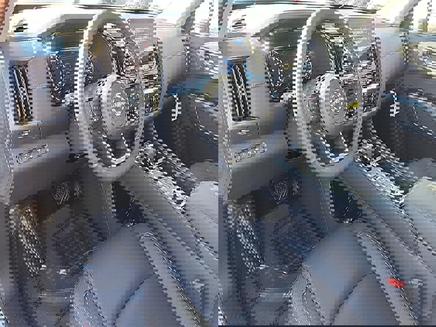 New 2025 Nissan Pathfinder SL w/ Cargo Package image 12