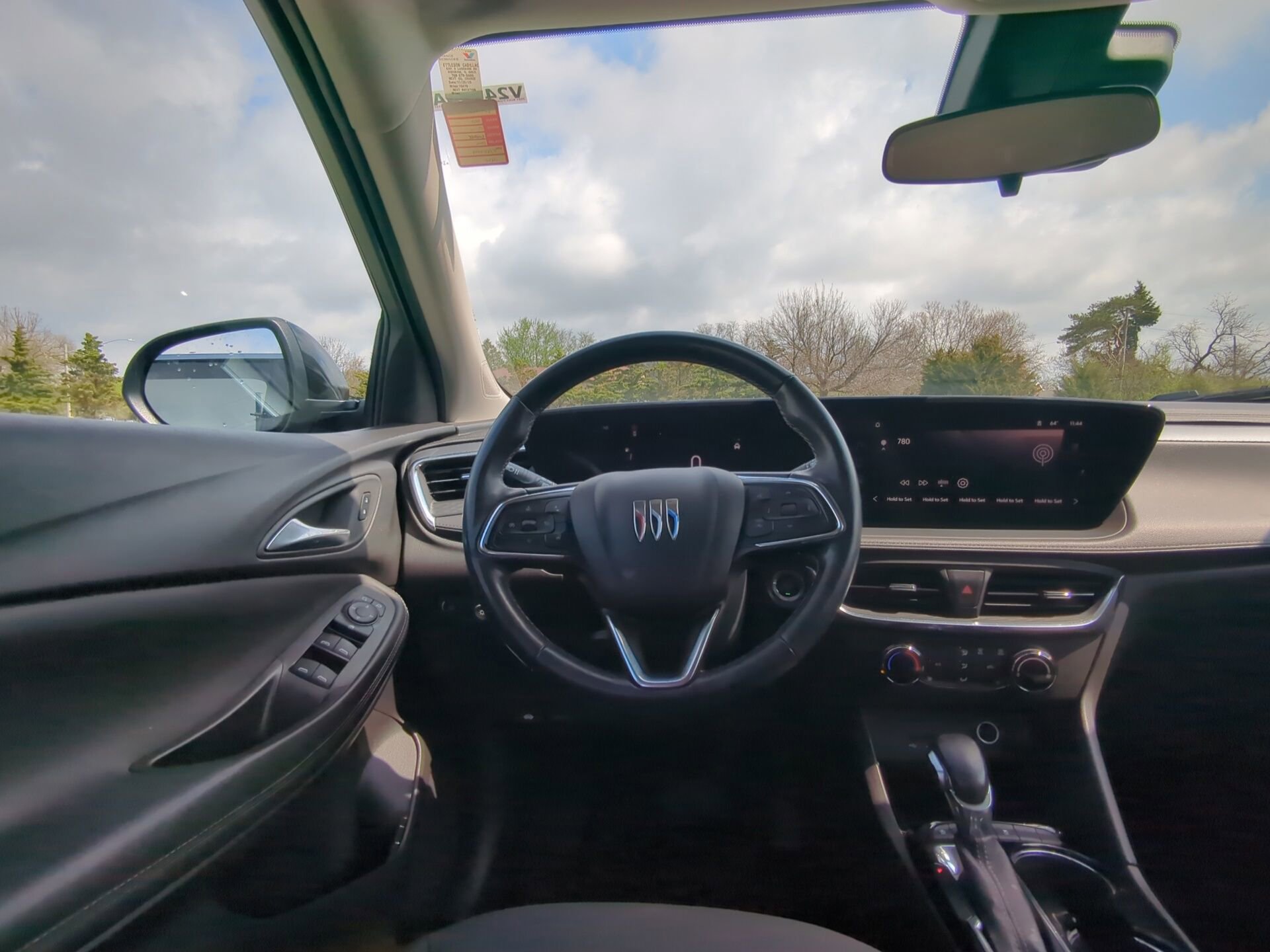 Used 2024 Buick Encore GX Preferred w/ Comfort Package FWD image 14