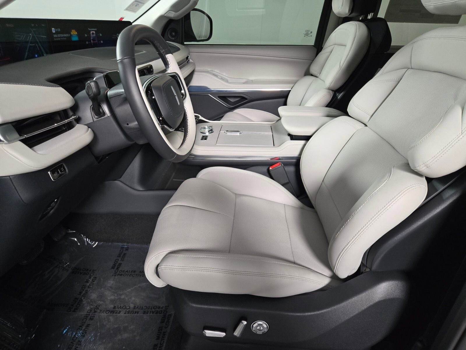 New 2026 Lincoln Navigator L Premier image 12