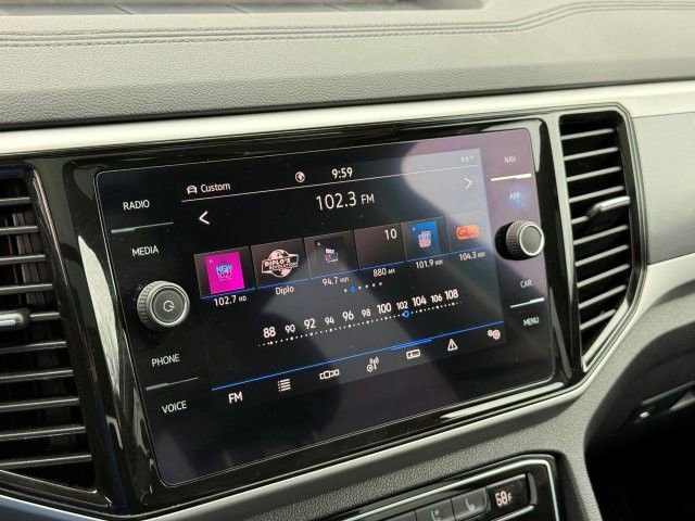 Used 2022 Volkswagen Atlas SEL Premium image 25