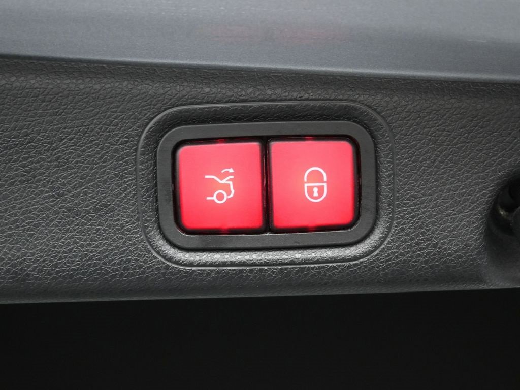 Used 2022 Mercedes-Benz E 350 Sedan image 19