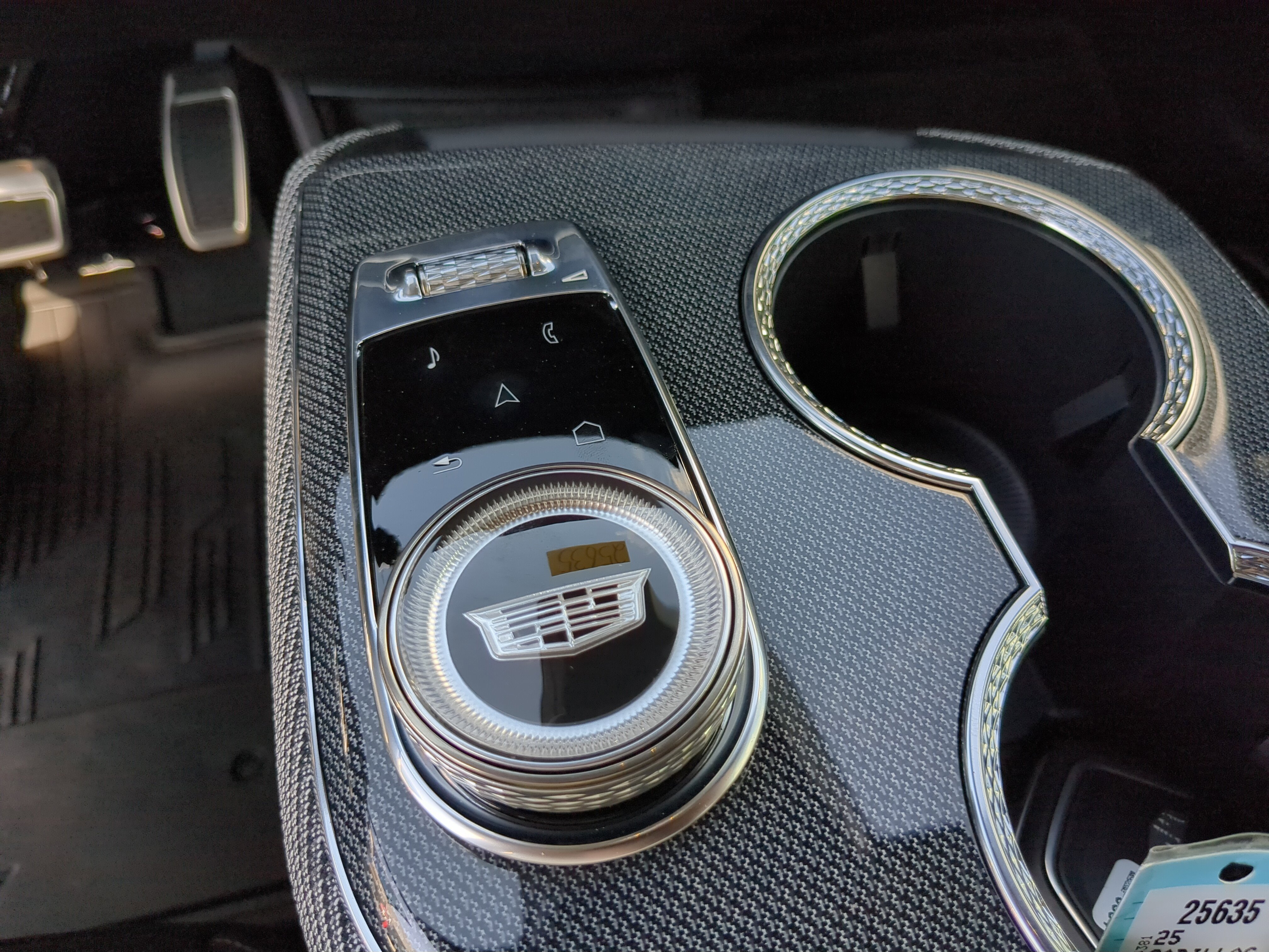 New 2025 Cadillac Optiq Luxury 2 image 26