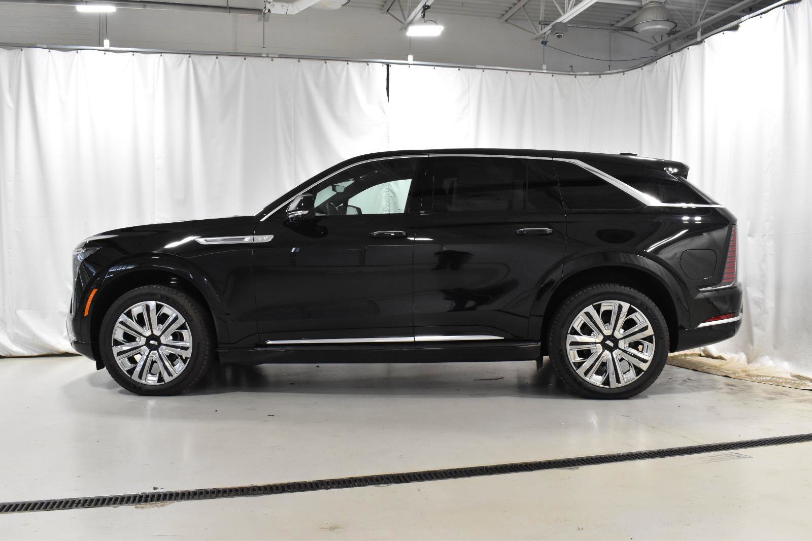 New 2025 Cadillac Escalade IQ Luxury 1 w/ LPO, Radiant Package image 14