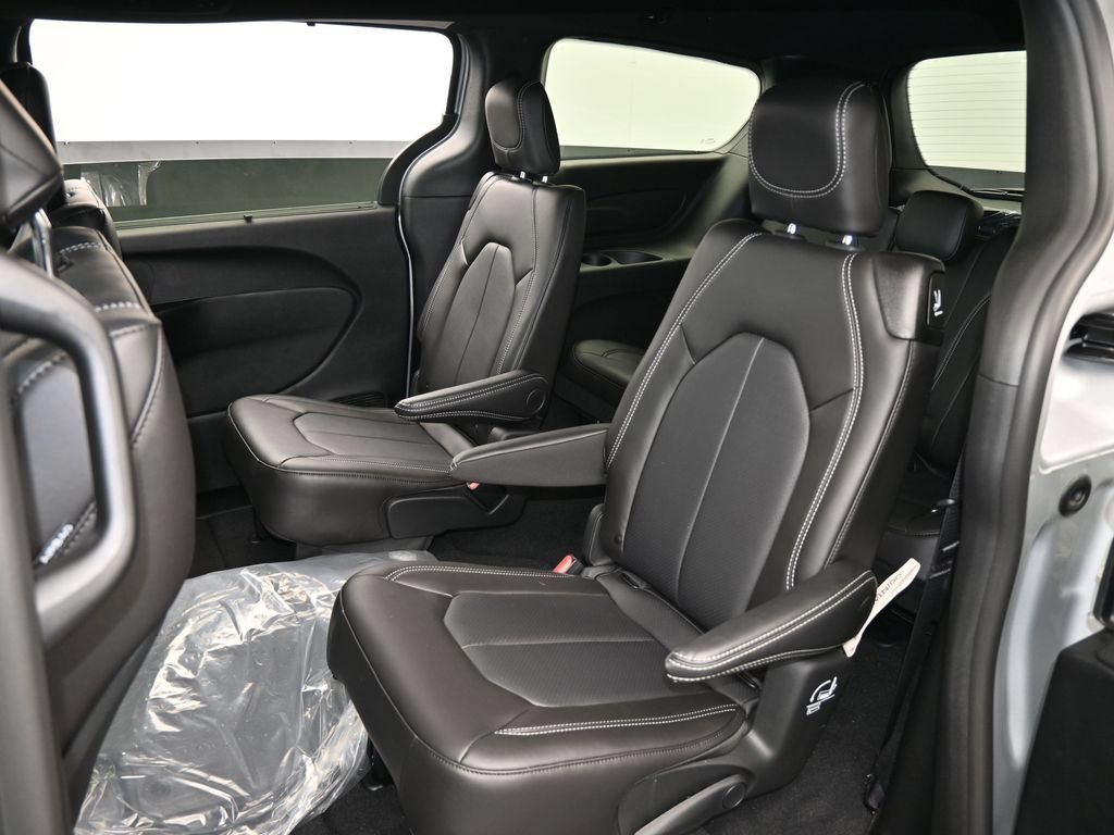 New 2026 Chrysler Voyager LX FWD image 27