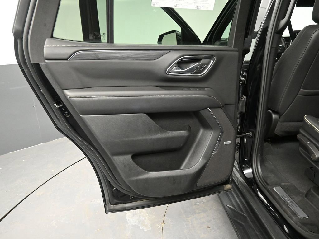 Used 2024 GMC Yukon SLT image 25