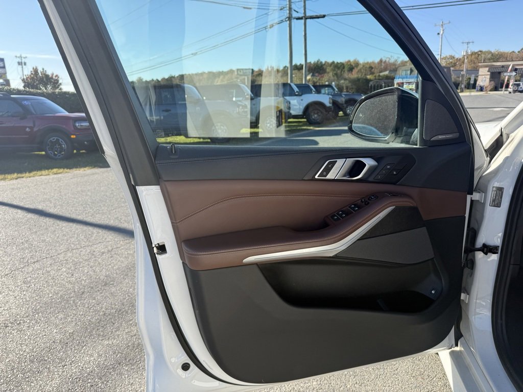 Used 2023 BMW X5 xDrive45e w/ Executive Package image 15