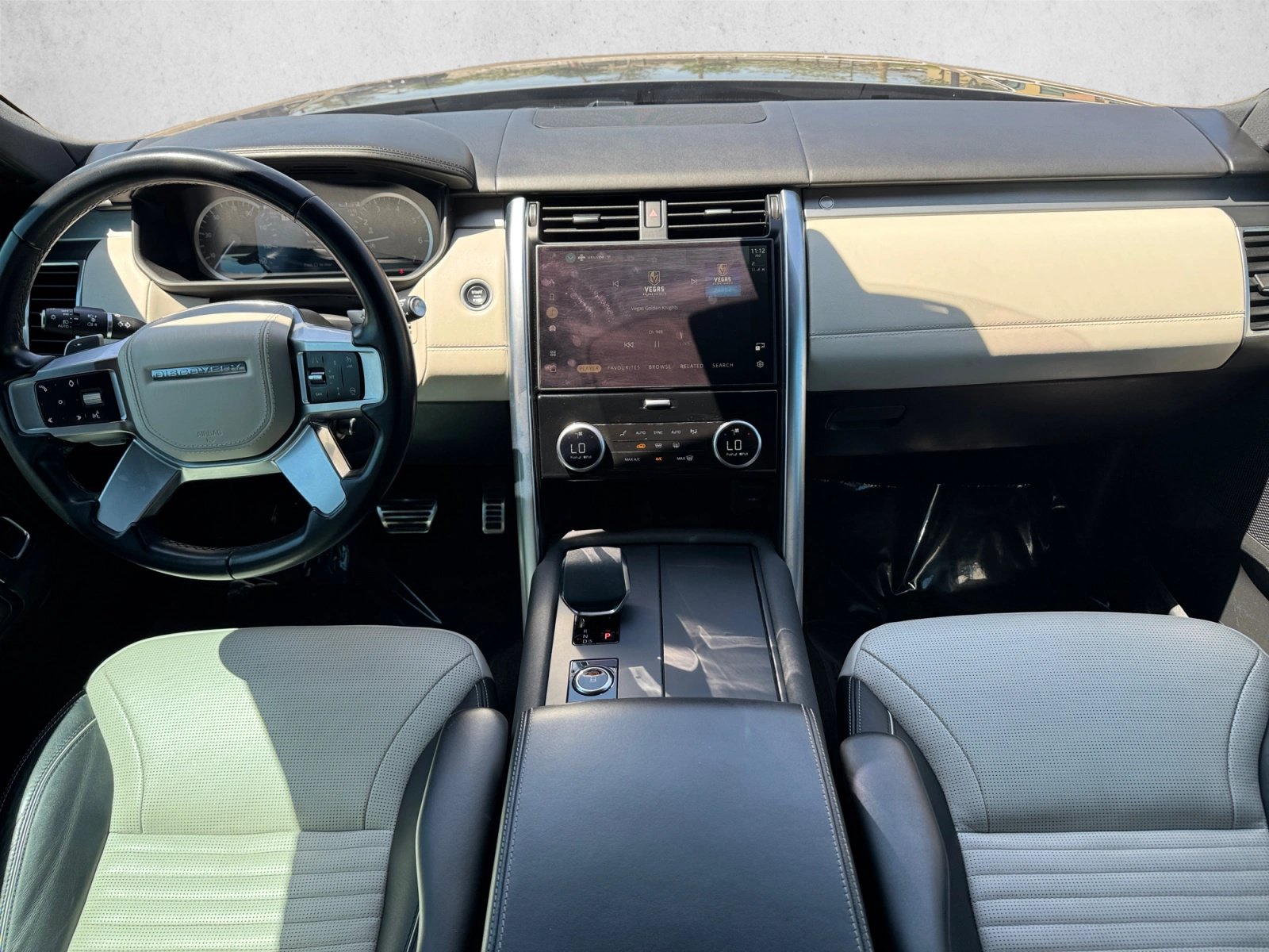 Used 2023 Land Rover Discovery HSE R-Dynamic AWD/4WD image 20