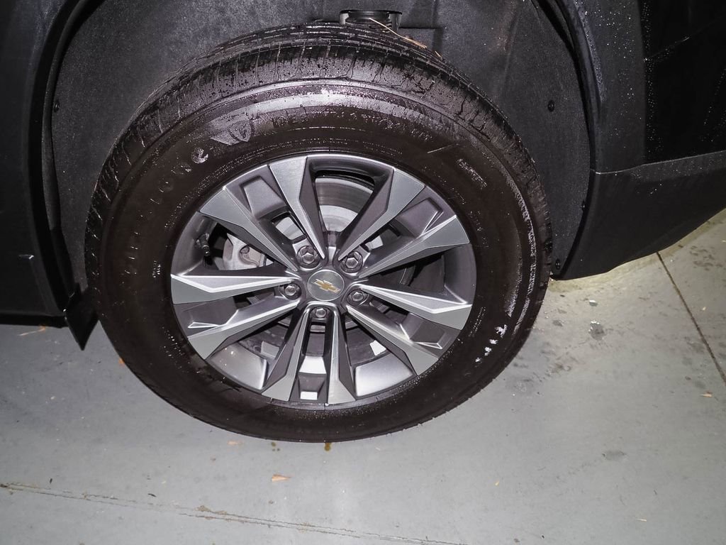 Used 2025 Chevrolet Equinox LT image 35