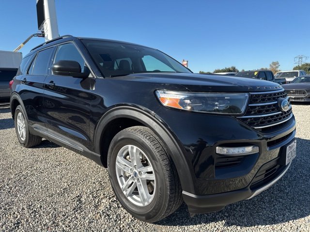 Used 2022 Ford Explorer XLT w/ Equipment Group 202A image 4