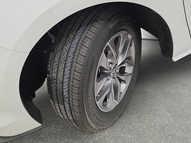 Certified 2024 Toyota Sienna XLE FWD image 26