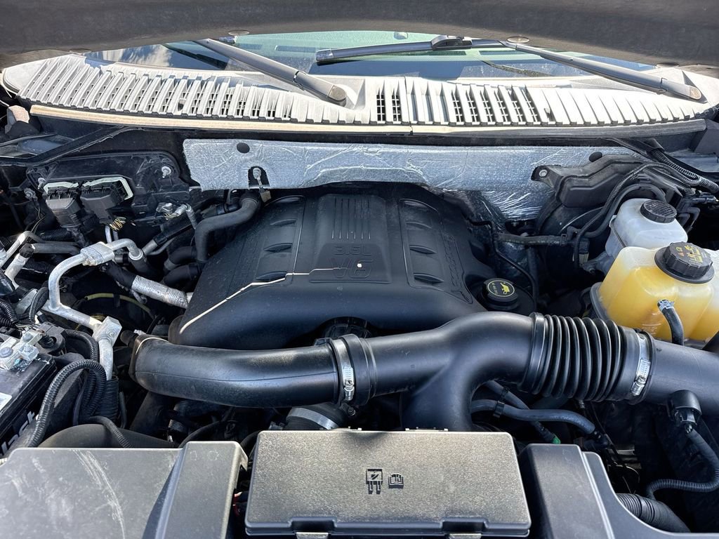 Used 2015 Ford Expedition Platinum image 27