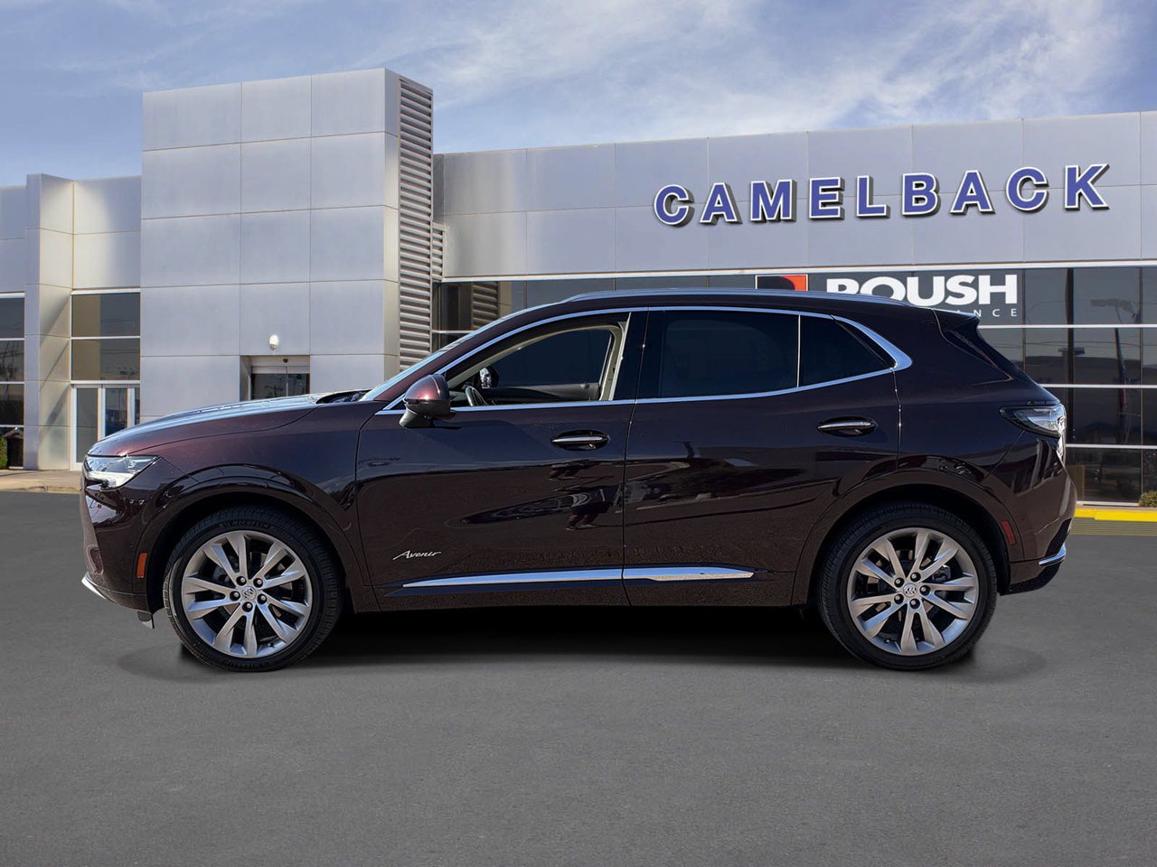 Used 2022 Buick Envision Avenir w/ Technology Package II FWD image 3