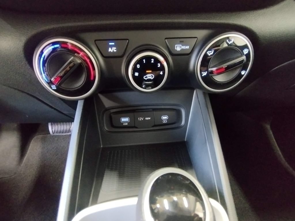 Certified 2026 Hyundai Venue SE FWD image 27