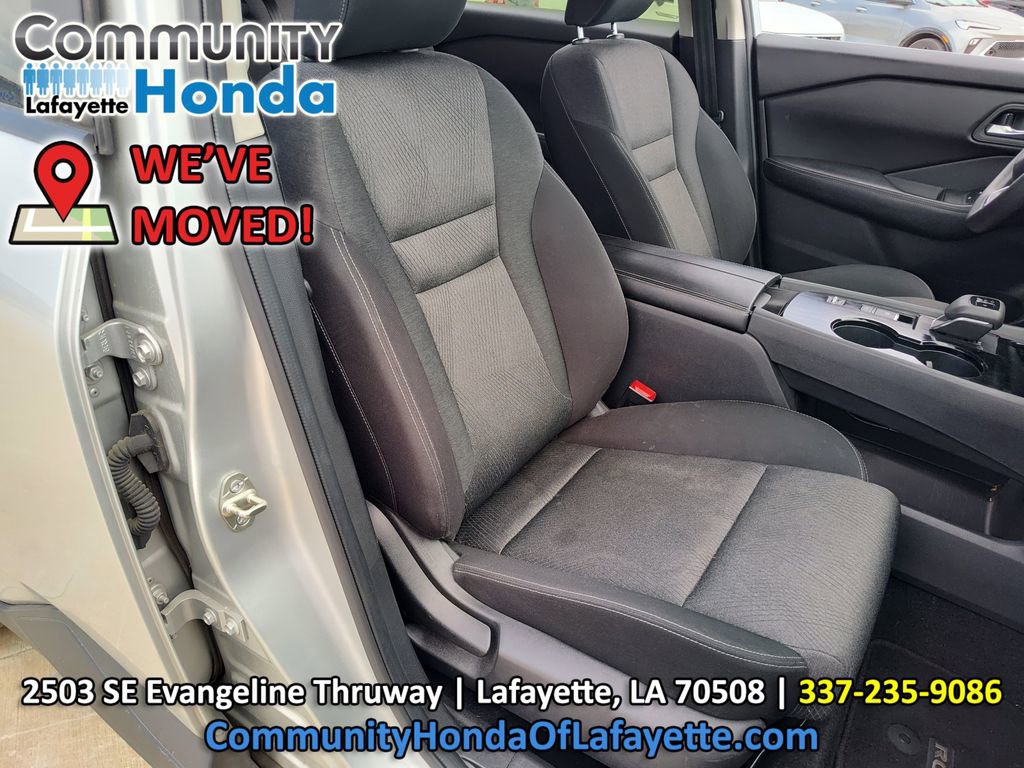 Used 2024 Nissan Rogue SV FWD image 31