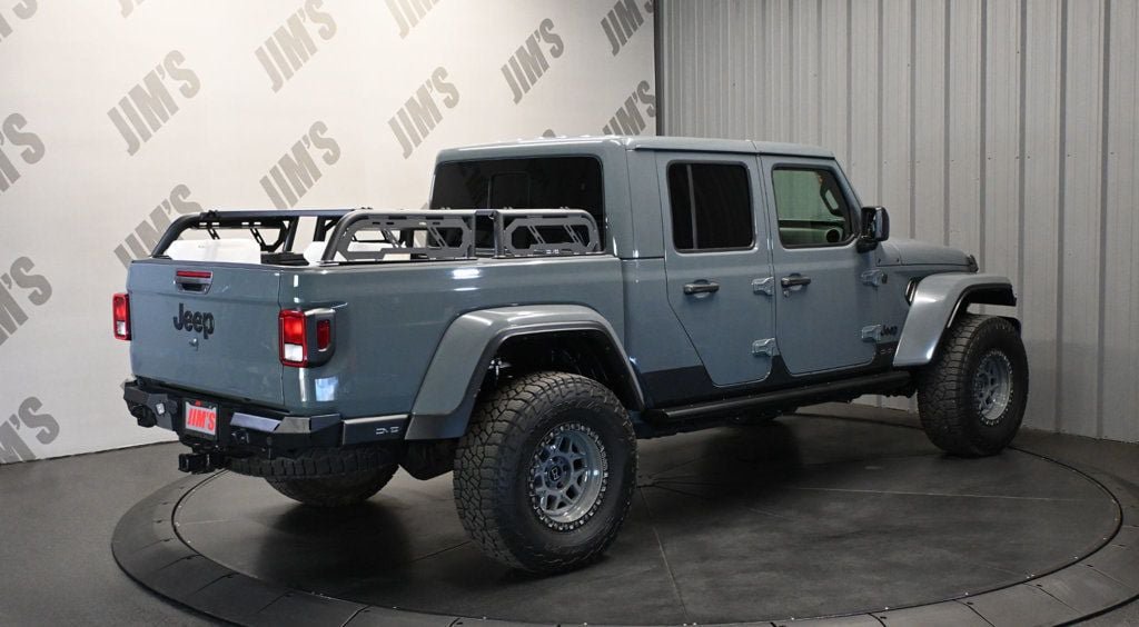 Used 2024 Jeep Gladiator Sport AWD/4WD image 5