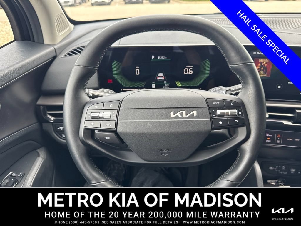 Used 2026 Kia Sportage EX FWD image 17