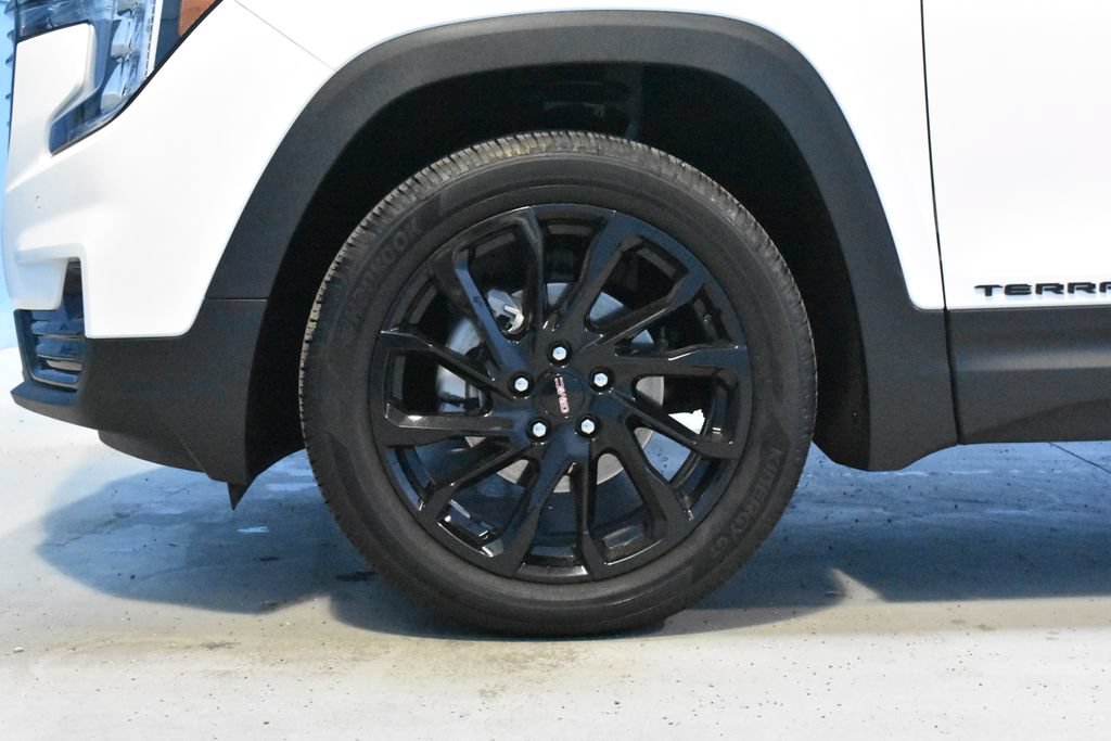 Used 2024 GMC Terrain SLT w/ Tech Package AWD/4WD image 27
